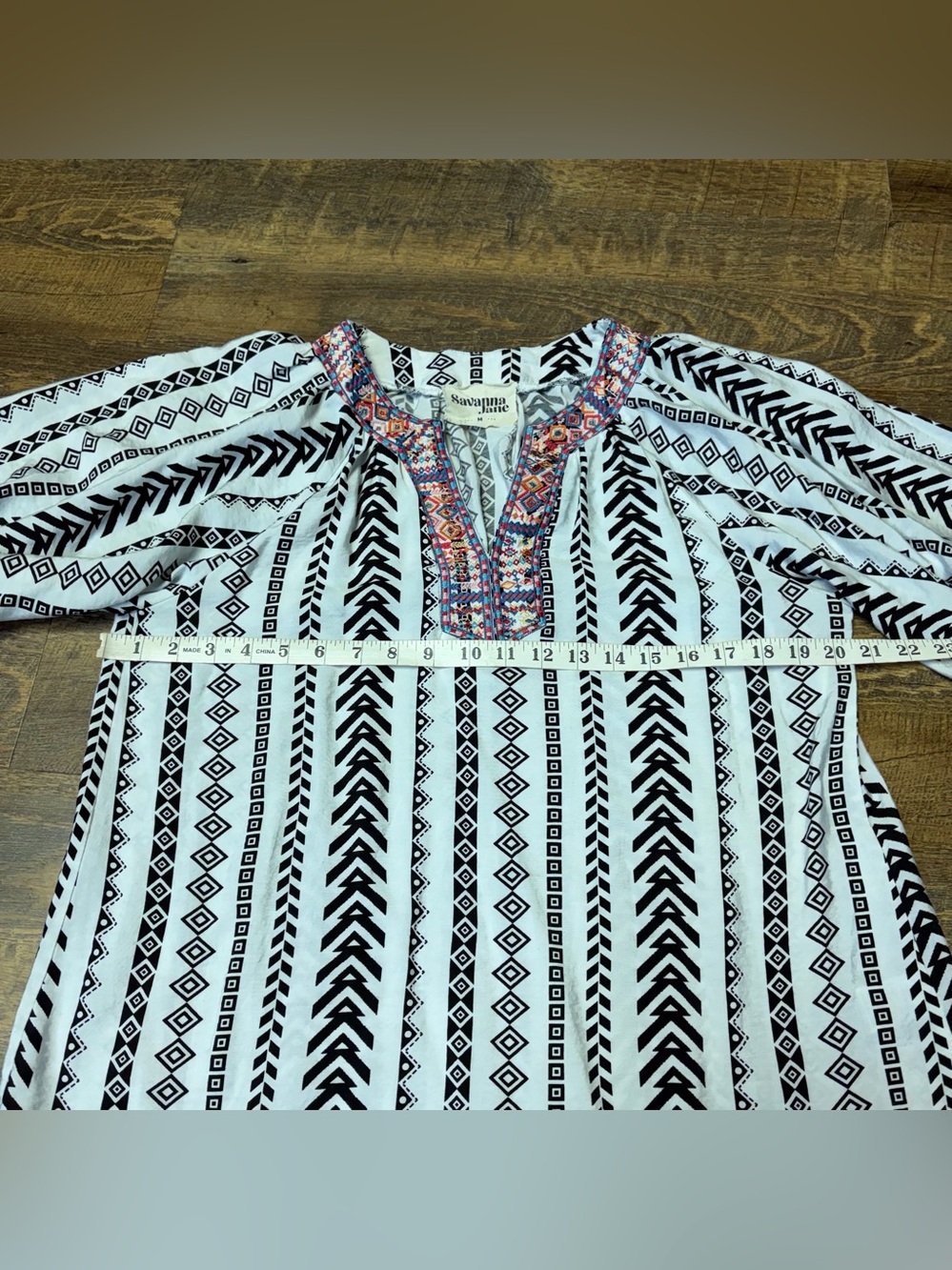 Savanna Jane Boho Embroidered Peasant Top Womens Medium Floral Bell Sleeve Rayon - Picture 4 of 10